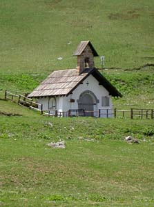 Chapelle au col du Lautaret