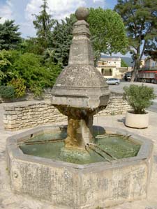 fontaine à Bédoin