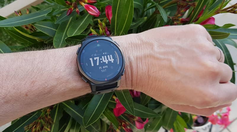 Montre sur poignet fin