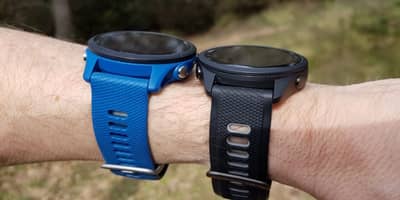 2 montres au poignet