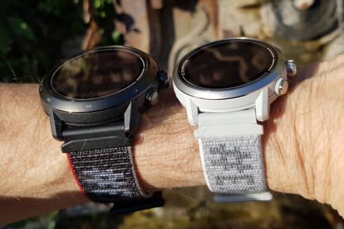 Les 2 montres portées au poignet