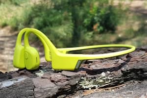 Test des Suunto Sonic : des écouteurs à conduction osseuse pour le sport